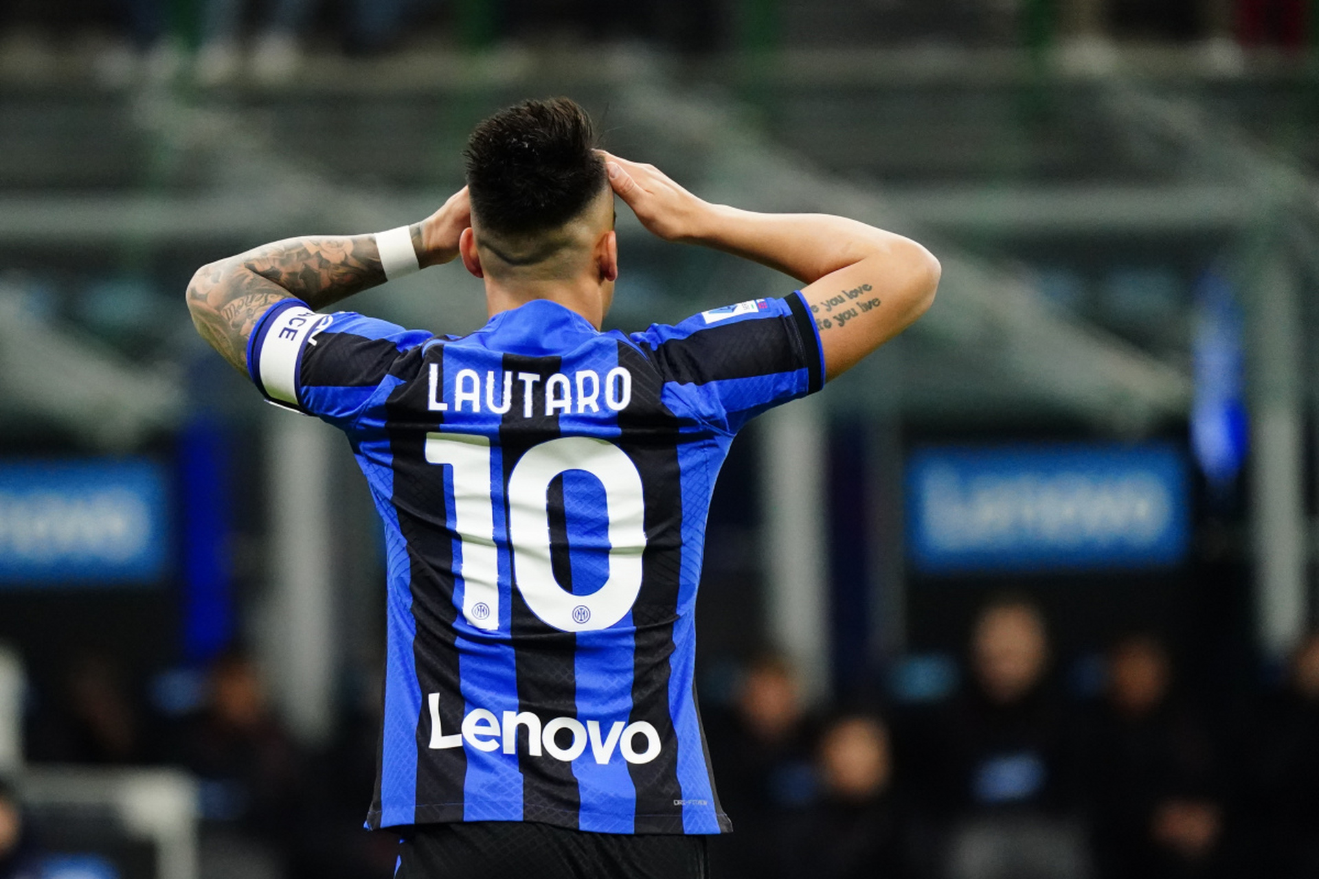 费和其他关 费和其他关