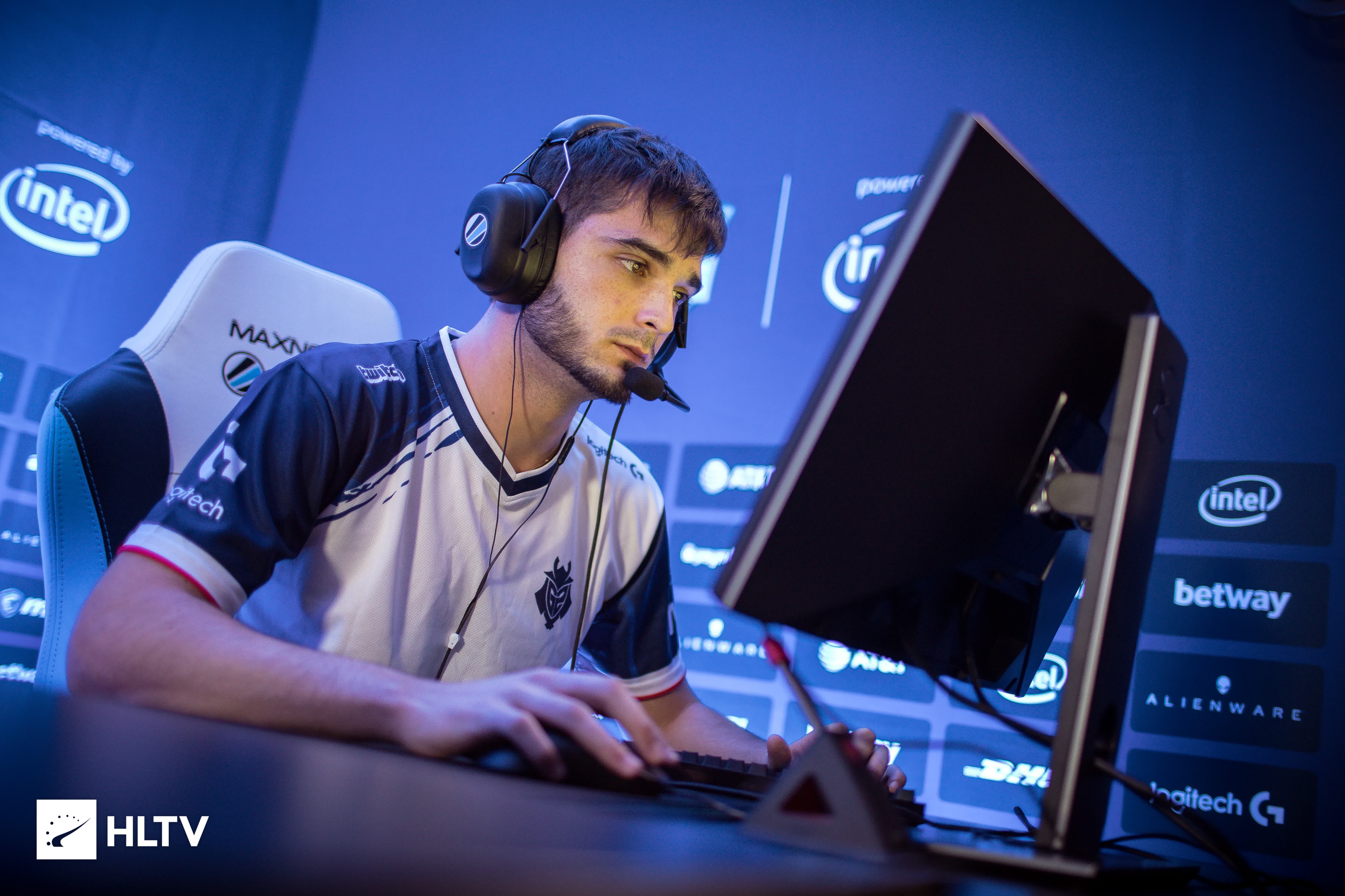 自从复出以 自从复出以