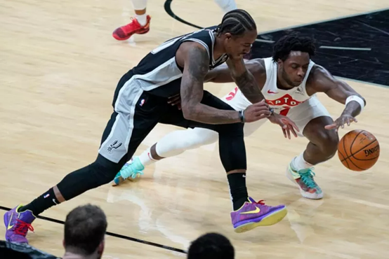 湖人用多名 湖人用多名