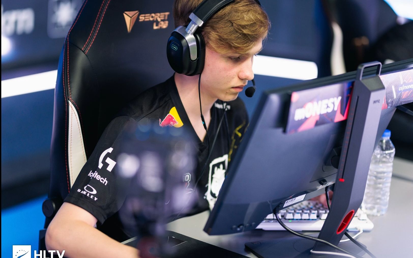 双方都有着 双方都有着